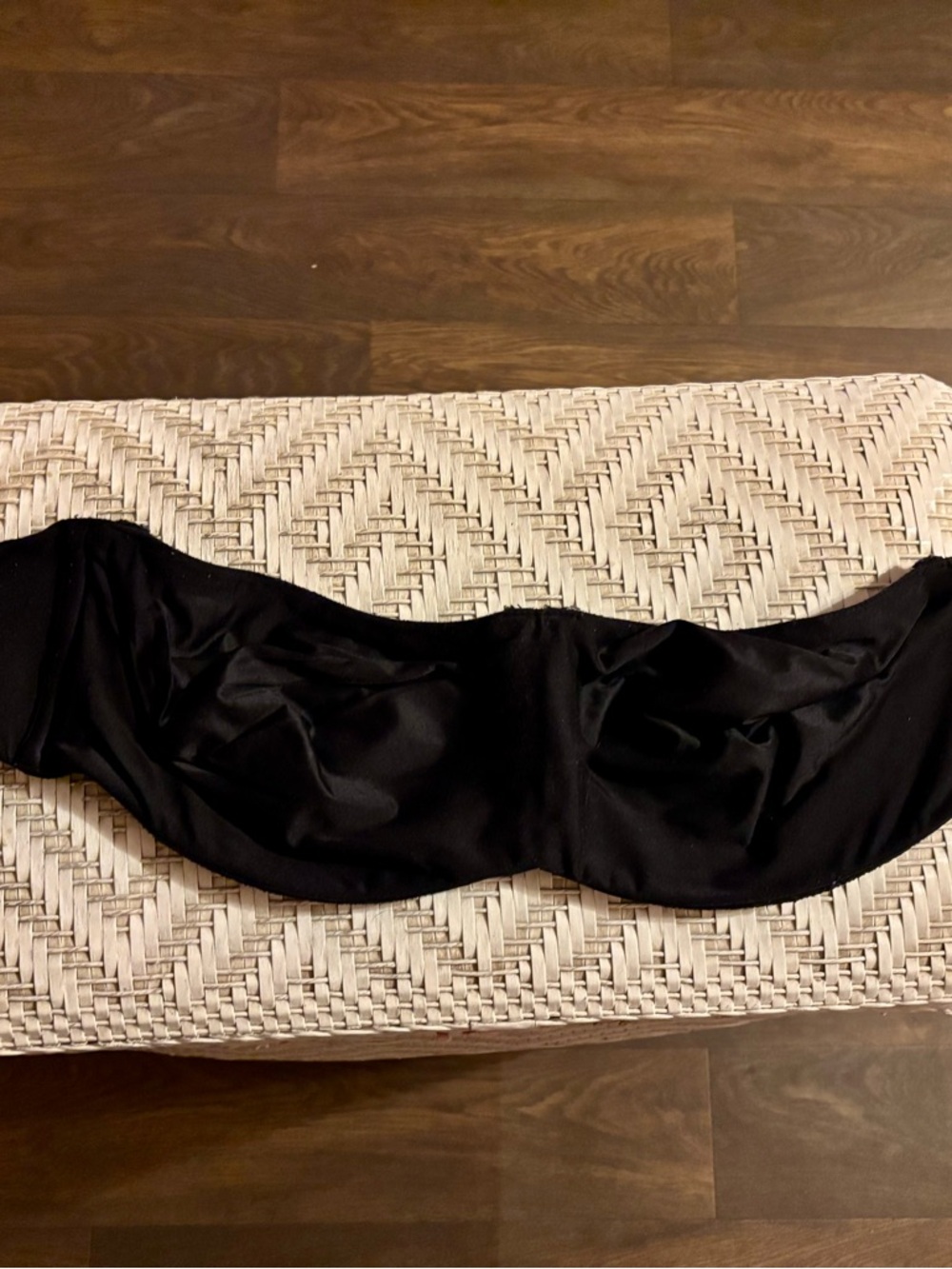 Strapless Black Bandeau Bra - Sleek Women's Intimates
